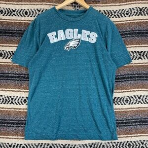 Green and white Philadelphia Eagles short sleeve cotton t-shirt size L